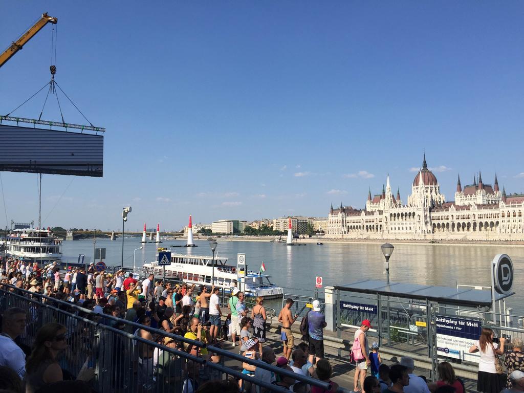 Bright Studio With Parliament View, Free Parking Budapest Room photo