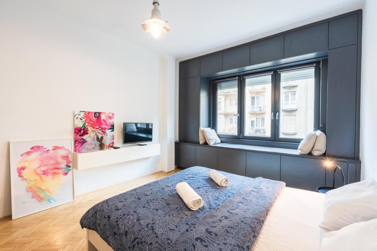 Bright Studio With Parliament View, Free Parking Budapest Exterior photo